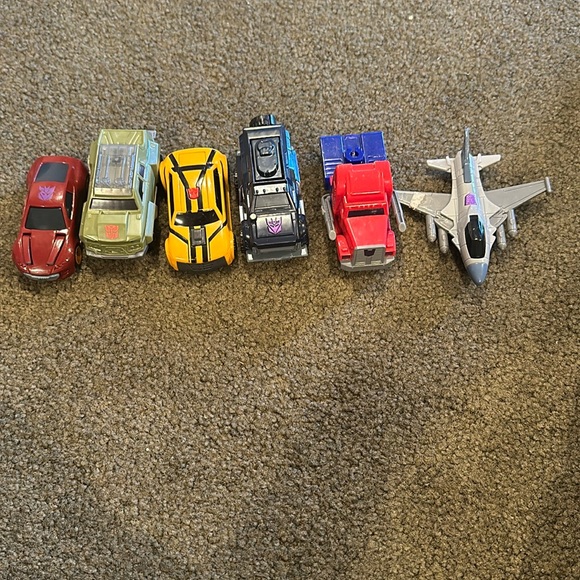 Cars/Trucks Lot Transformer - Picture 2 of 15